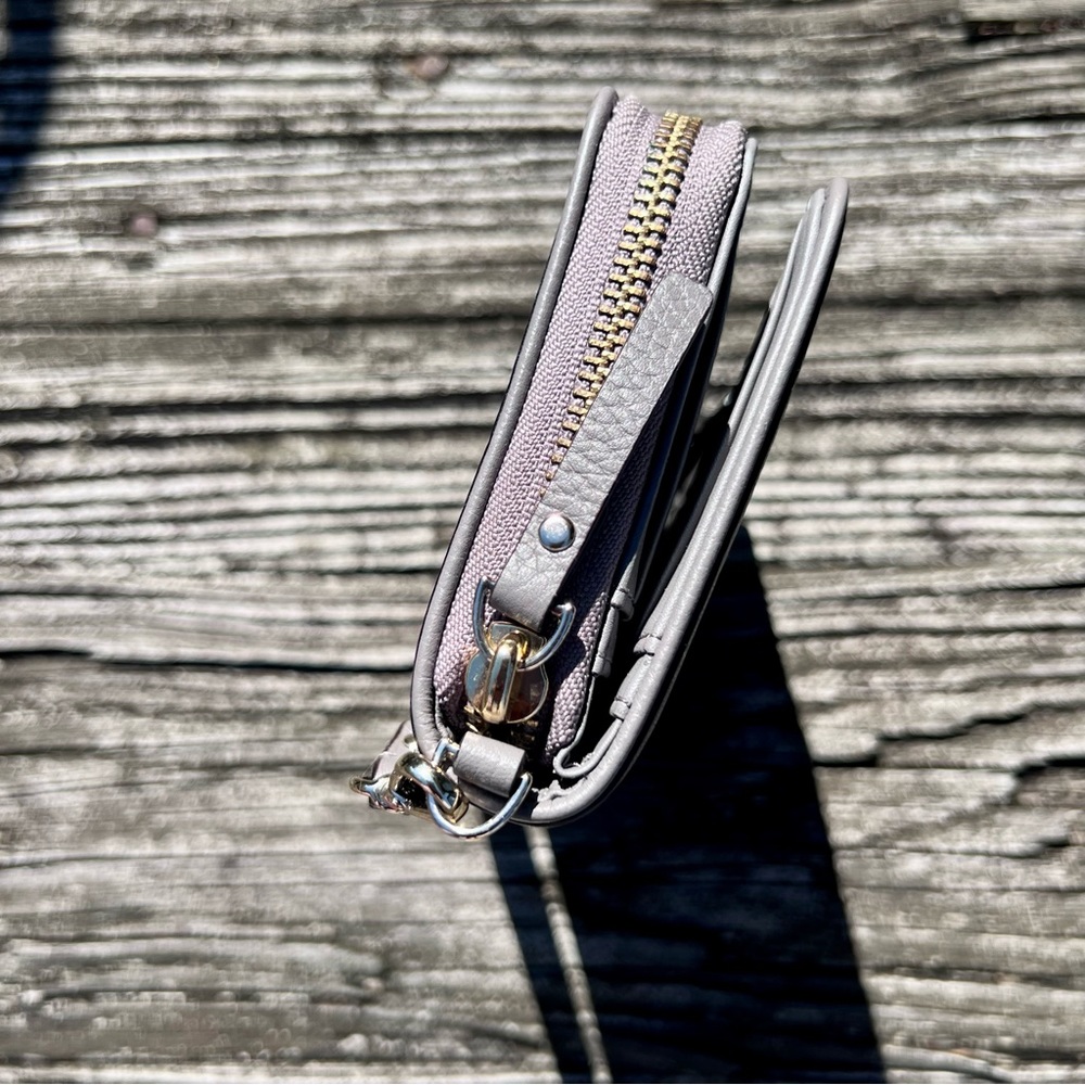Kate Spade Wallet - Picture 6 of 9